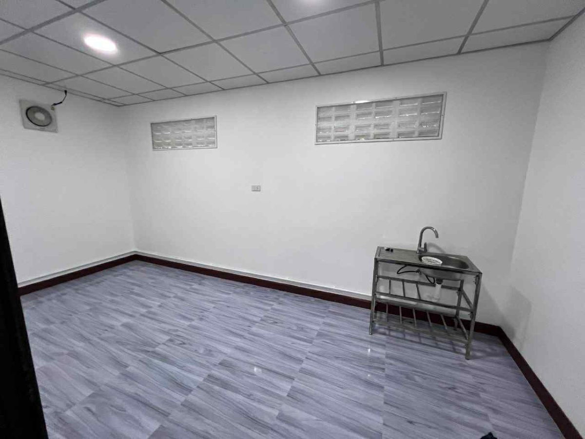 รูป ขายทาวน์เฮ้า 2ชั้น ขนาด 2 ห้องนอน 2 ห้องน้ำ ที่ดิน 24 ตรว.   หมู่บ้าน บ้านนำโชค ซอยเพชรเกษม58 ถนนพุทธมณฑลสาย1  - รูปที่ 4/26