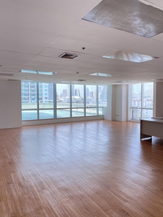 picture Office for rent on Si Phraya Road - 3/9