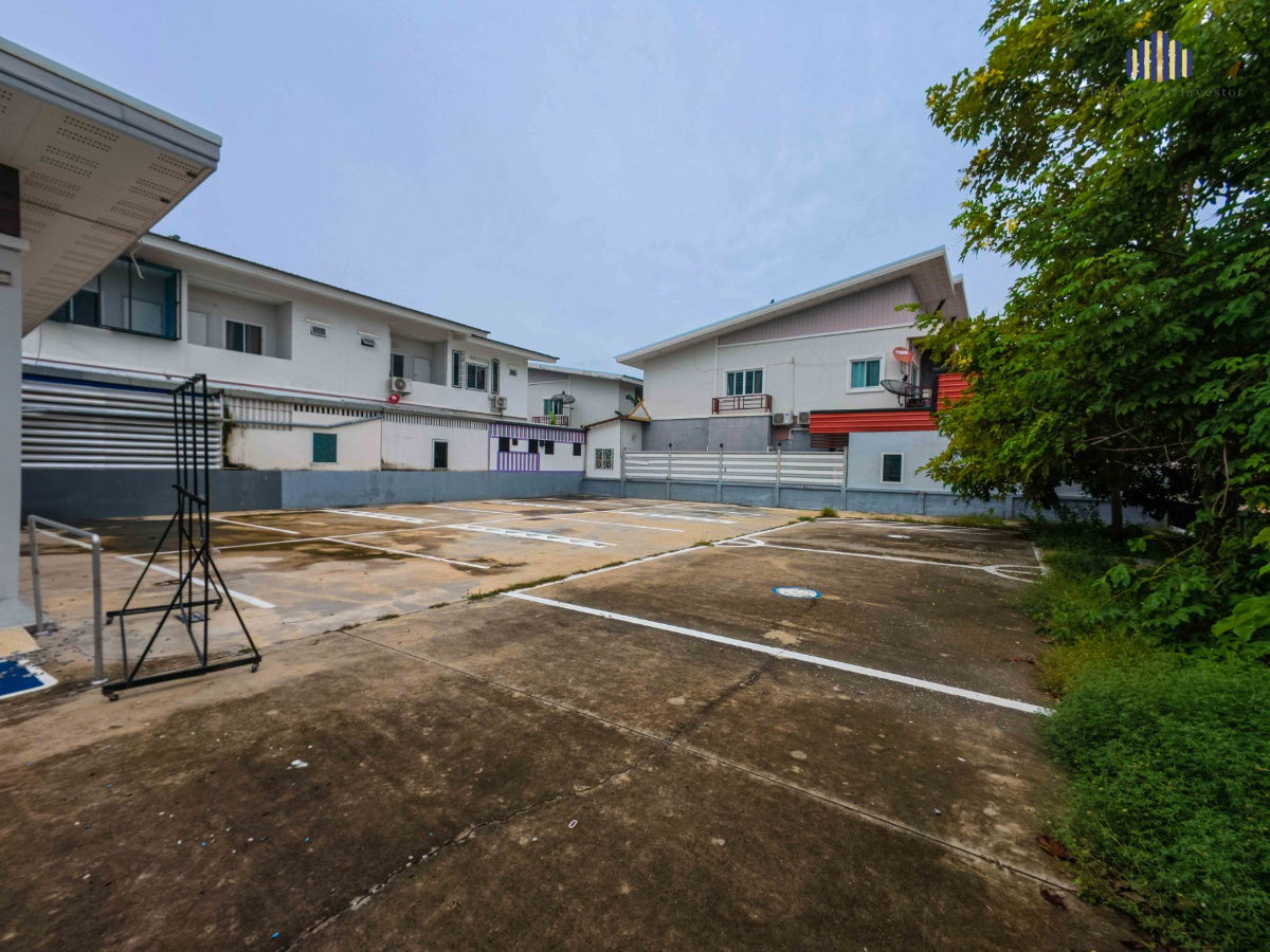 picture Urgent sale! Corner plot of 183.8 sq wah in prime Suphanburi location, PP Village 9, near government offices and shopping malls. - 8/11