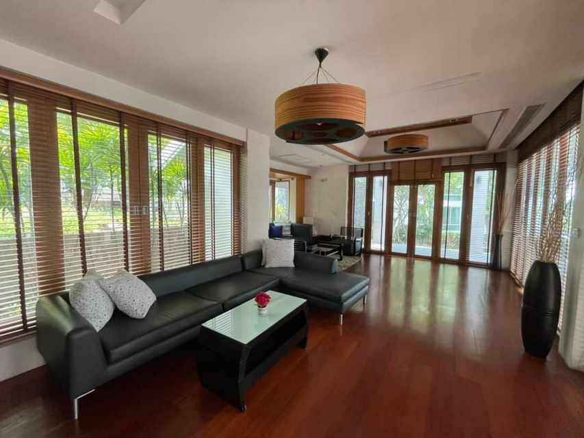 รูป H33 ให้เช่า บ้านเดี่ยวสุดหรู บนหาดส่วนตัว ติดทะเลพัทยาเหนือ พร้อมสระว่ายน้ำ - รูปที่ 14/25