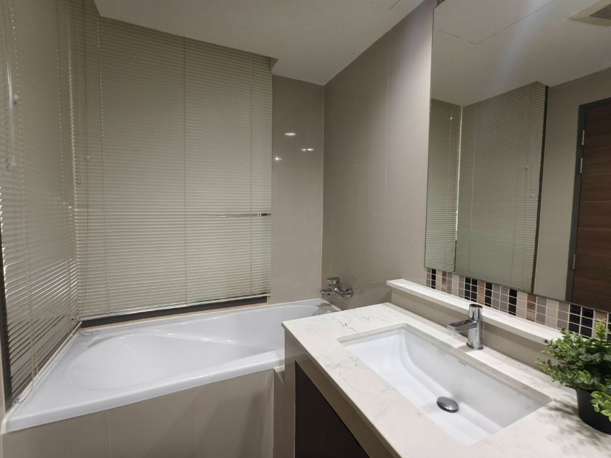 picture Rende Sukhumvit 23 Rende Sukhumvit 23 - 7/10