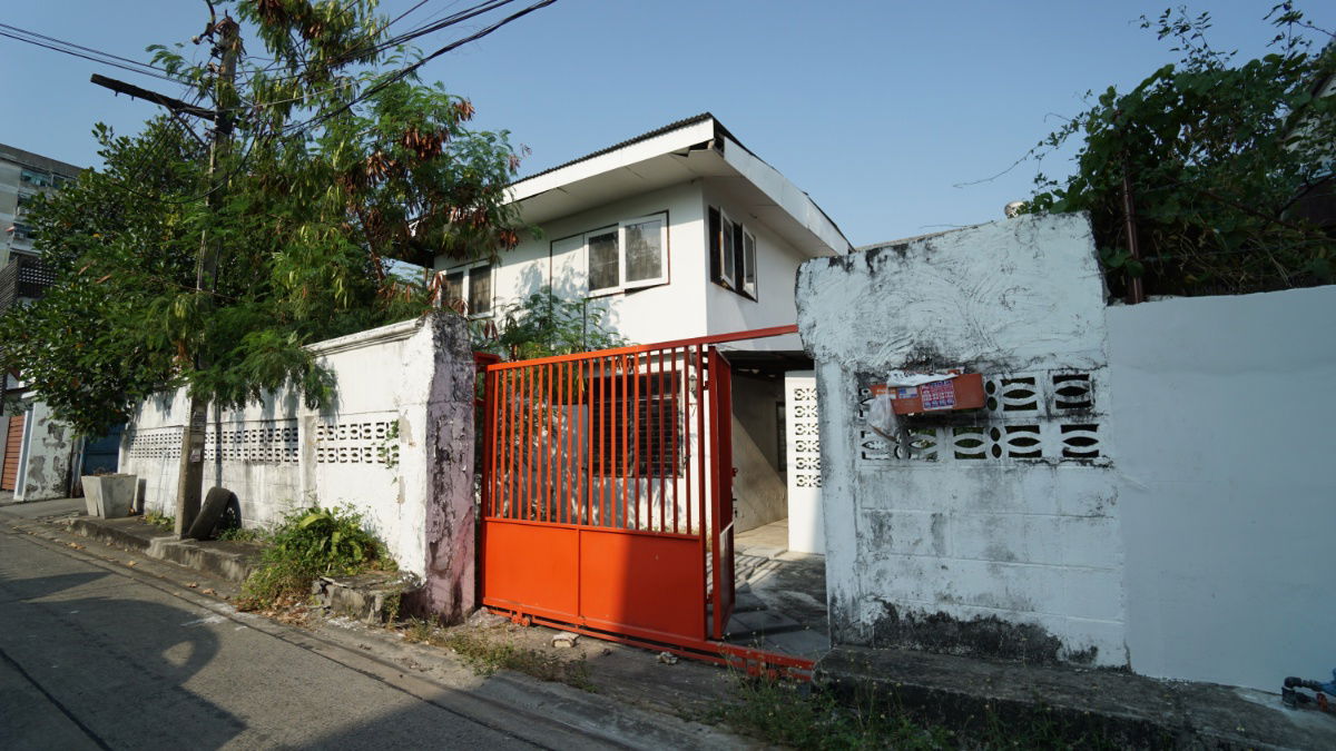 รูป บ้านเย็นอยู่สบาย แถมแอร์ให้ เป็นแหล่งคนอยู่เยอะ มีร้านสะดวกซื้อ - รูปที่ 7/8