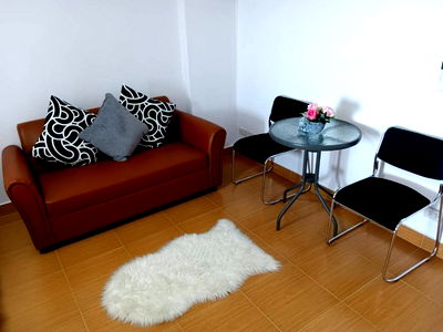 Condos for rent Bangkok : FOR RENT Pattanakarn Life Complex 4500 BAHT per MONTH