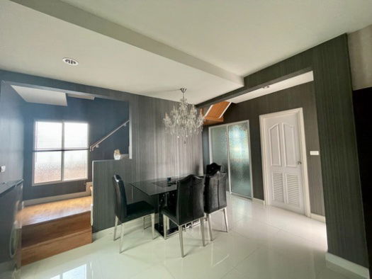 picture FOR RENT PASSORN PRESTIGE LUXE PATTANAKARN 38 / 3 bedrooms 2 bathrooms / 40 Sqw. 135 Sqm. **48,000** CLOSE TO THONGLOR - 4/15