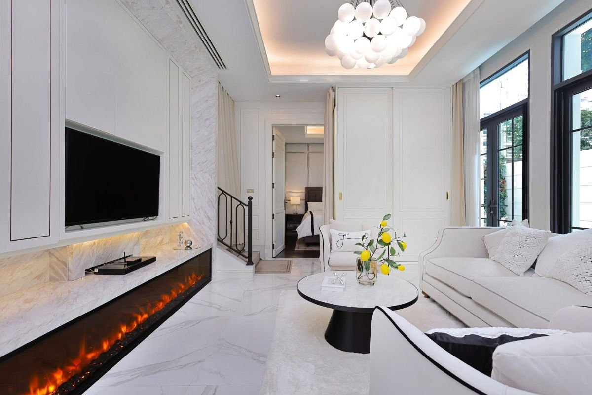 รูป ซื้อ ขาย Pool Villa กลางเมือง ย่านเอกมัย ขายพร้อมผู้เช่า ค่าเช่า 450,000 บาท  Yield ดี บ้านสวยมาก ห้องแม่บ้านแยกส่วน Line ID : @951qfbfi - รูปที่ 4/16