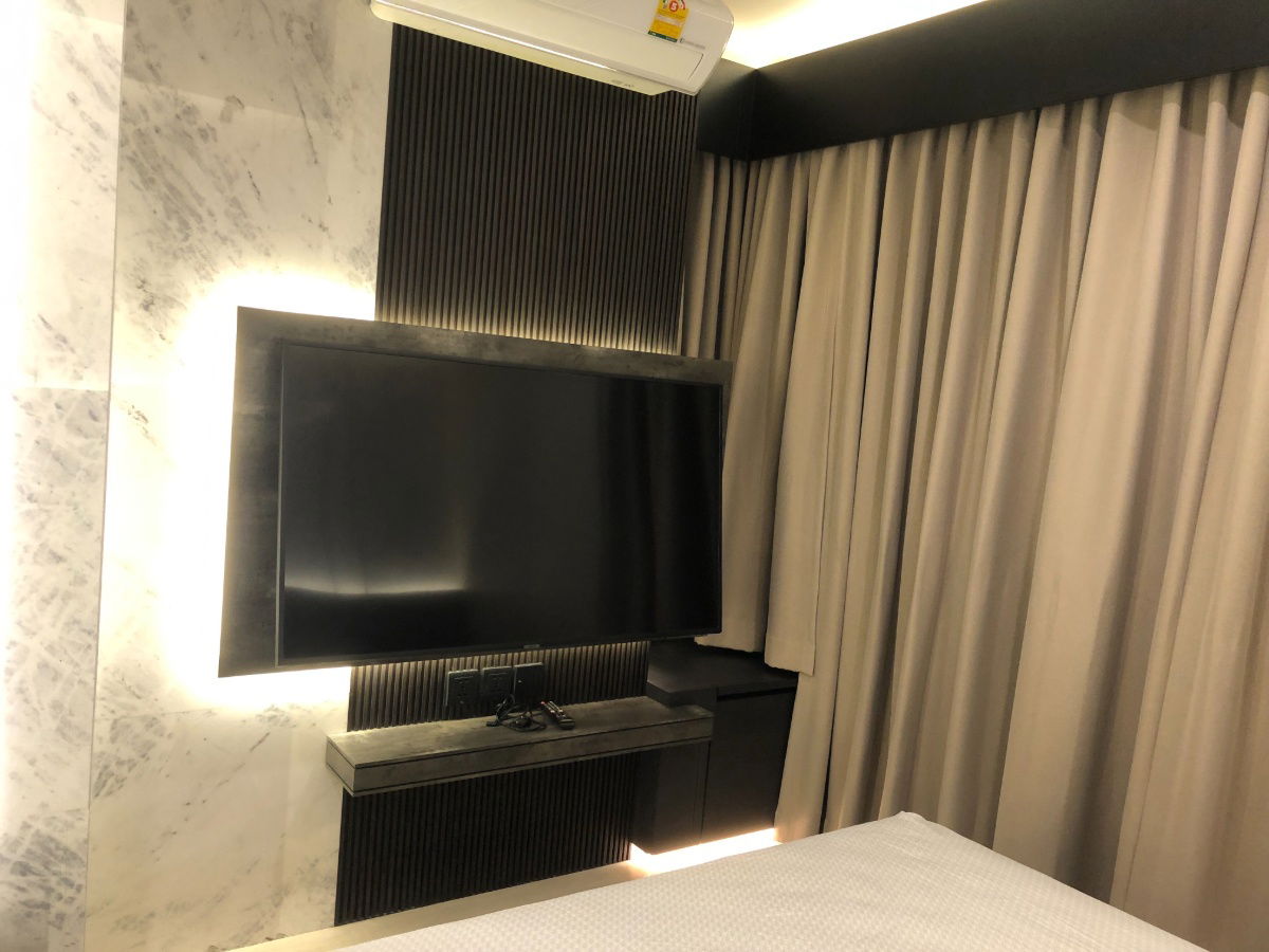 picture Life One Wireless | BTS Ploenchit (Vacant room, high floor, corner room, expressway view) - 8/11