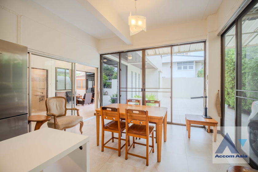 picture 🔼🔽 AccomA 📩 Pet friendly 4 BR House in Khlong Ton Nuea (AA23297) - 5/20