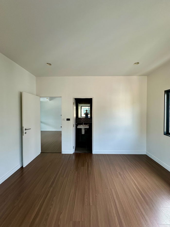 รูป 🏡💨 ด่วน! ราคาหลุดจอง บ้านเดี่ยวสไตล์รีสอร์ท “Windara” โครงการบุราสิริ พระราม 2 แปลง 11 เพียง 10.59 ลบ. เท่านั้น! 🌴✨ - รูปที่ 5/7