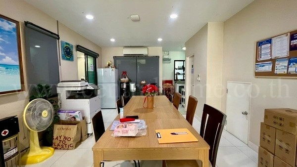 รูป ทาวน์โฮม 3 ชั้น บ้านกลางเมือง รัตนาธิเบศร์ หลังมุม ราคาถูก - รูปที่ 5/23