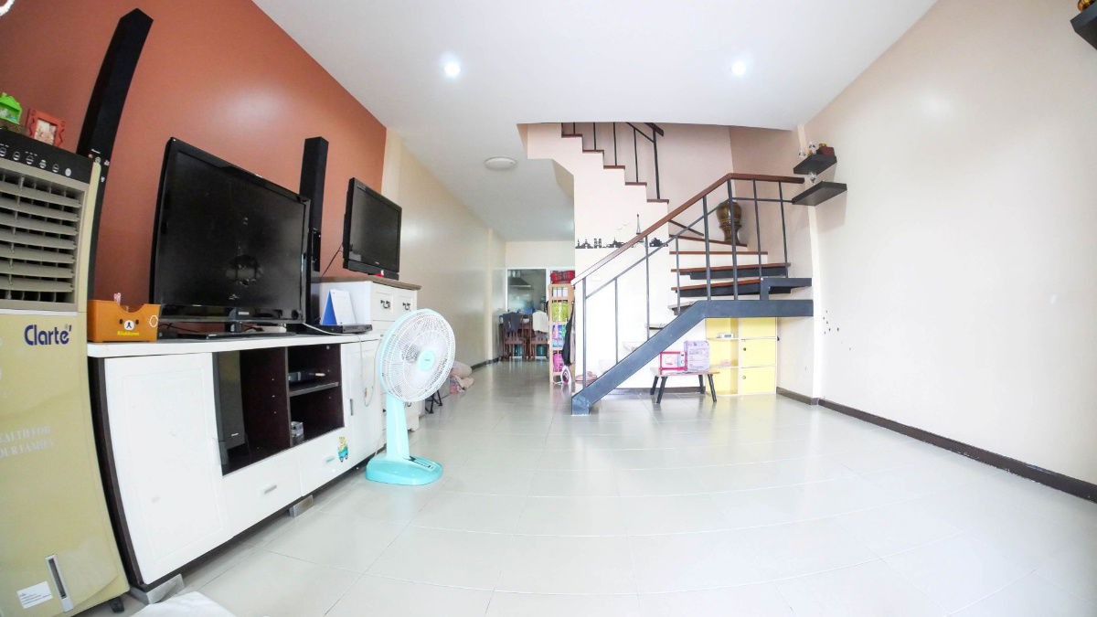 รูป ขายทาวน์เฮ้าส์2ชั้น ใกล้BTSเพียง500 เมตร รามอินทรา8แยก6-2 - รูปที่ 4/22