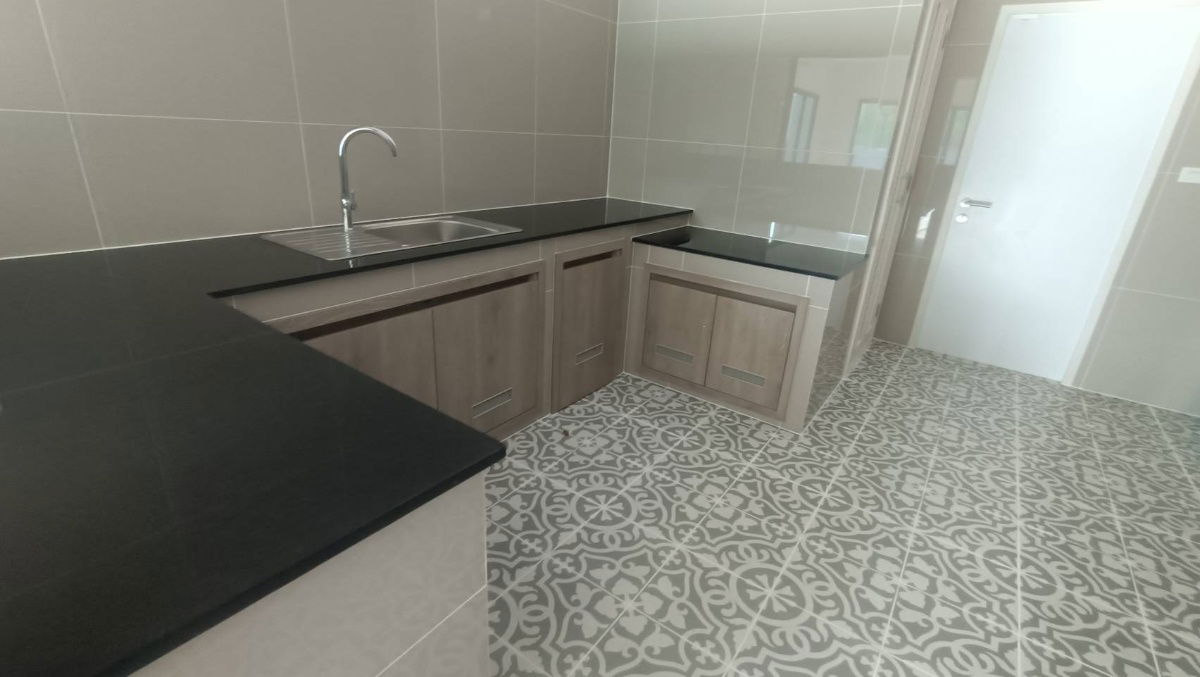 picture 🏡✨ Single House for Sale – Spacious & Functional!   Saransiri Thian Thale 30 Project | Magaret 📍 House No. 8/56lot with ample yard space and privacy - 11/24