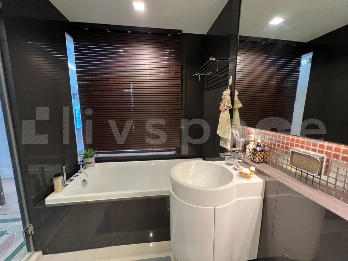 รูป [L250729053] สำหรับเช่า Rhythm Sathorn 21 |  2 ห้องนอน | ขนาด 67 ตร.ม. | ราคาพิเศษ | พร้อมเข้าอยู่ - รูปที่ 5/8
