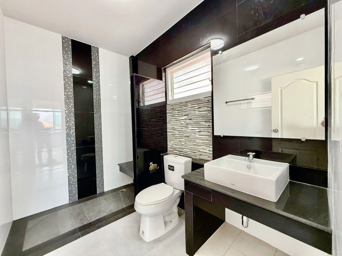 รูป ขายบ้านเดี่ยวหลังใหญ่ 2 ชั้น ห้องมุม หมู่บ้านสวนดอกไม้ บรมราชชนนี 105 - รูปที่ 46/57