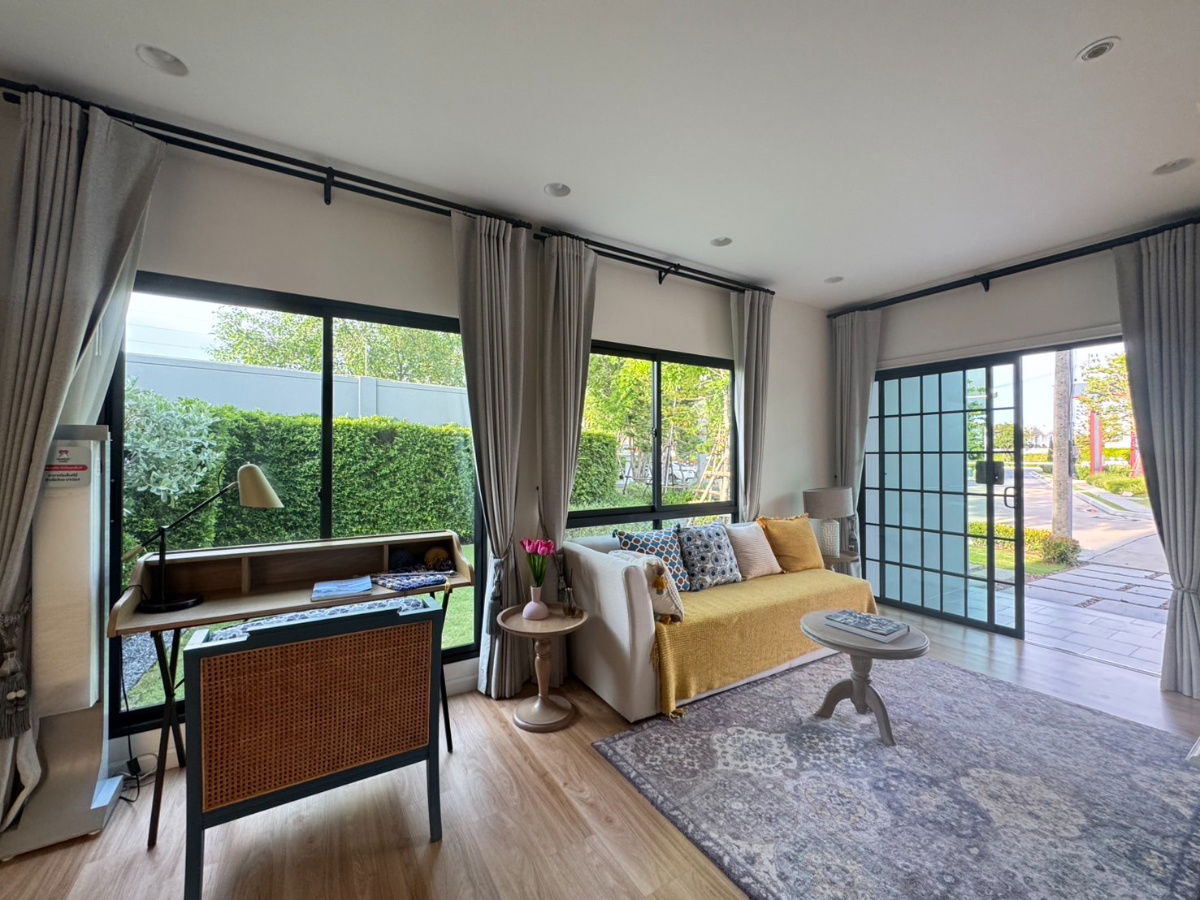 รูป 🏡 เปิดจองแล้ว! ทาวน์โฮมบ้านตัวอย่างโครงการใหม่ “สิริเพลส พระราม 2 – วงแหวน” แปลง 31 - รูปที่ 2/9