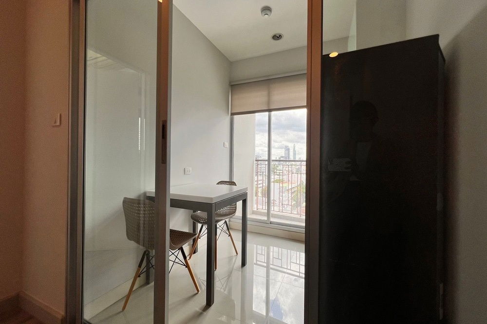 picture 🔥 For Rent !! 🔥 Code C20230400062..........Centric Sathorn - St.Louis, 1 bedroom, 1 bathroom, high floor 10++, furnished, ready to move in 📣📣 - 5/7