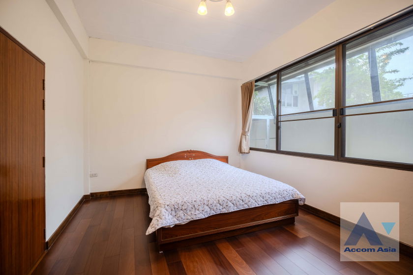 picture 🔼🔽 AccomA 📩 Pet friendly 4 BR House in Khlong Ton Nuea (AA23297) - 8/20
