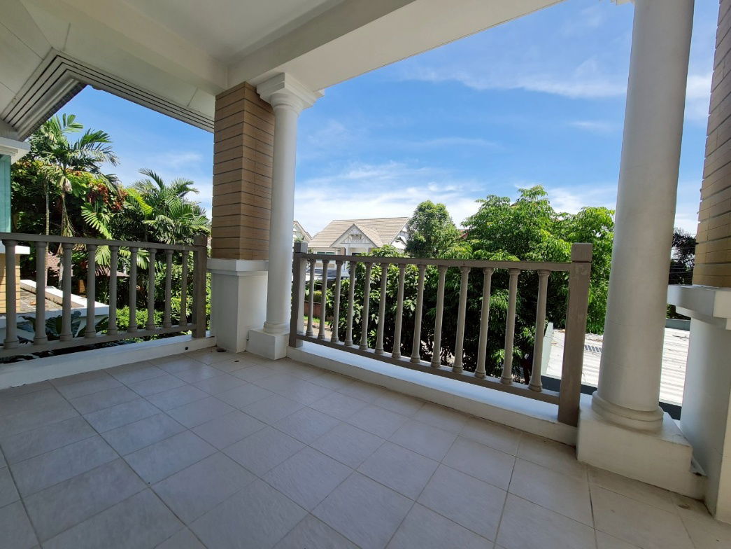 picture Luxury Detached House for Sale in the Prestigious Laddarom Ratchaphruek - Rattanathibet 2 Project,  Move-in Ready - 13/14