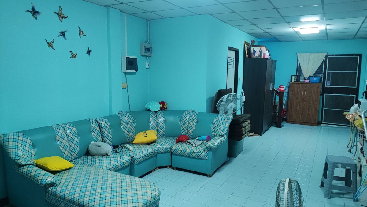 รูป ขายขาดทุน **+ เจ้าของบ้านขายเอง +** ทาวน์โฮมหมู่บ้านเปี่ยมสุขการ์เด้นท์วิลล์ ไพร่ฟ้า อ.เมืองปทุมธานี  - รูปที่ 2/9