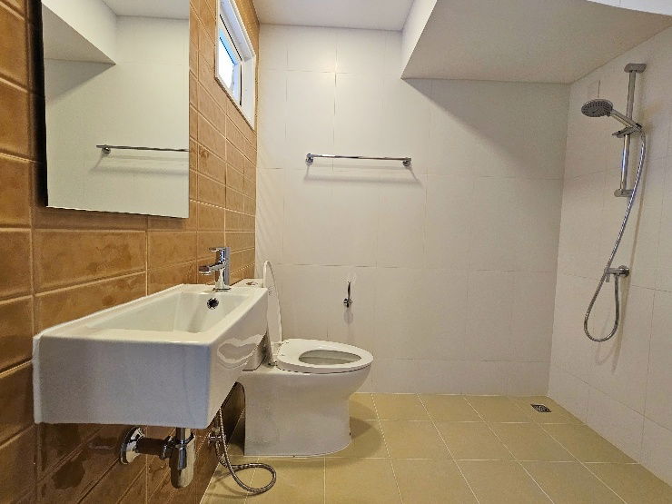 รูป 🔥ลดพิเศษ 3.99 🏡 ขายบ้านแฝด สไตล์ญี่ปุ่น 1 เดียวในอยุธยา ฟังก์ชั่นครบ บ้านเลขที่ 59/53
📍อณาสิริ อยุธยา 2 ทำเลสะดวกใกล้เซ็นทรัลอยุธยา  - รูปที่ 3/25