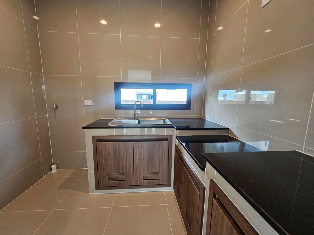 picture 🏡✨️Come explore this brand-new home near a beautiful central park at Setthasiri Wongwaen–Lamlukka - 13/18