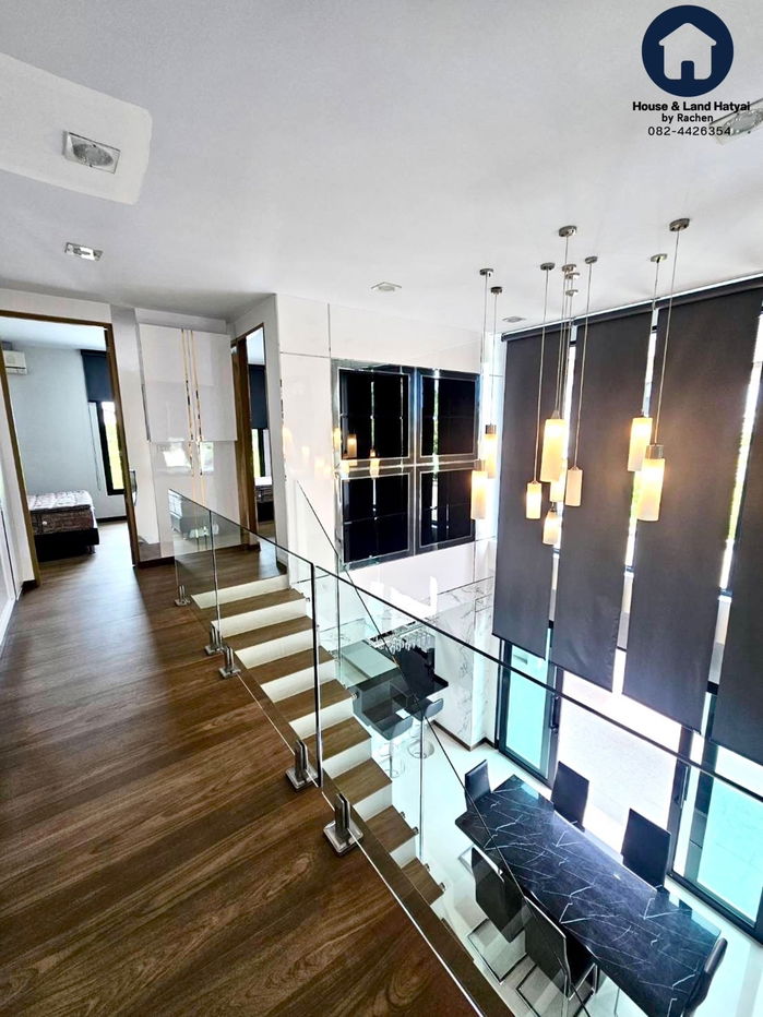 picture For rent: Luxurious 2-story detached house with furniture, uses solar cell system throughout the house, 4 bedrooms, size 46 sq m. ● Rent 35,000 baht - 3/26