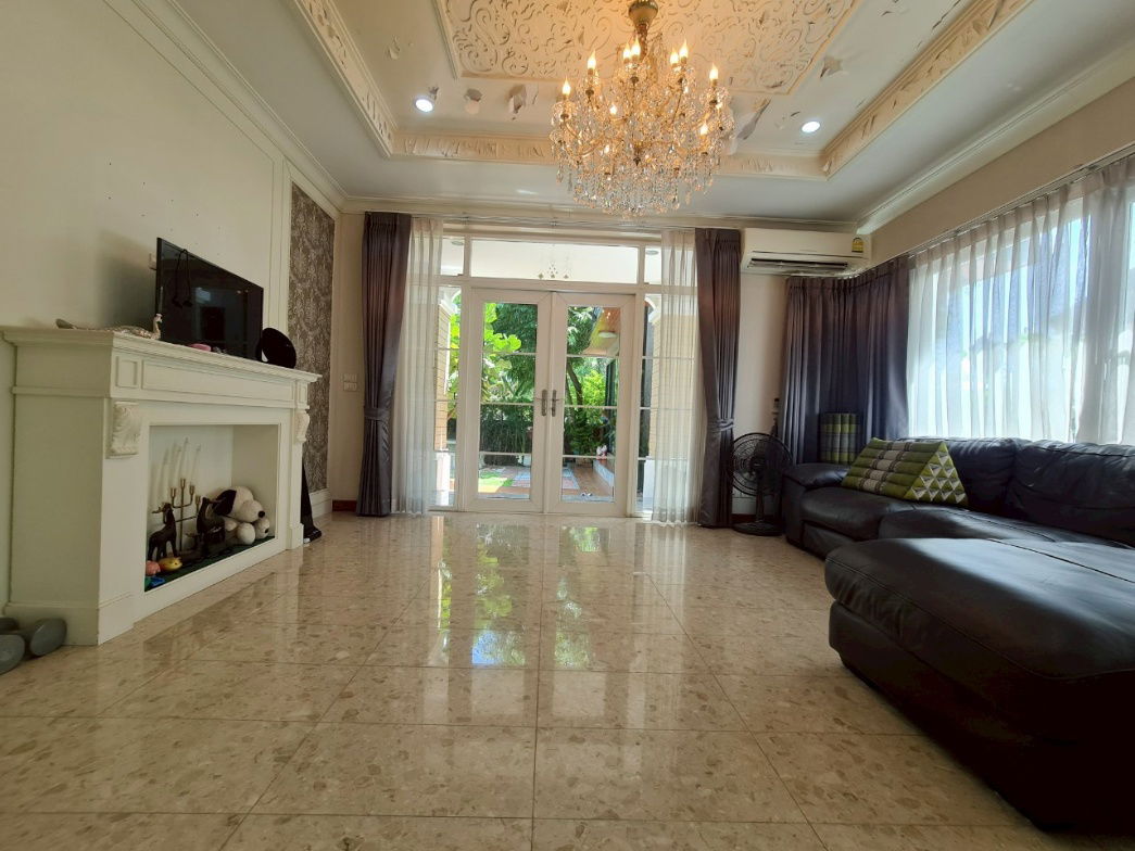 picture Luxury Detached House for Sale in the Prestigious Laddarom Ratchaphruek - Rattanathibet 2 Project,  Move-in Ready - 3/14
