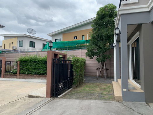 picture FOR RENT PASSORN PRESTIGE LUXE PATTANAKARN 38 / 3 bedrooms 2 bathrooms / 40 Sqw. 135 Sqm. **48,000** CLOSE TO THONGLOR - 12/15