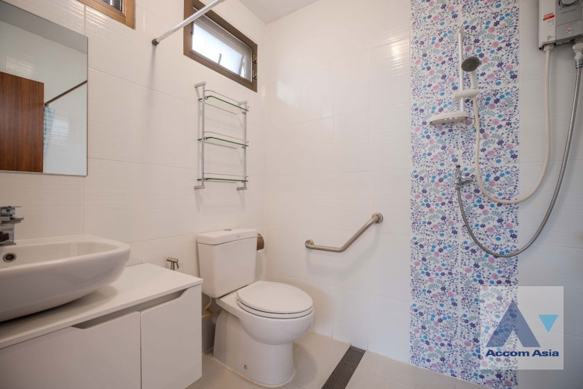 picture 🔼🔽 AccomA 📩 Pet friendly 4 BR House in Khlong Ton Nuea (AA23297) - 11/20