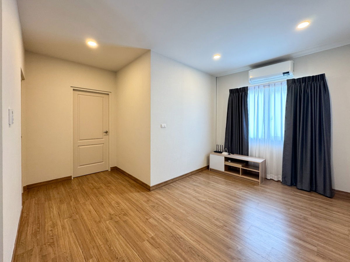 รูป สภาพใหม่เอี่ยม! Dream Home หลังมุม!! ขายบ้านเดี่ยว เซนโทร บางนา–ศรีนครินทร์ (Centro Bangna-Srinakarin) 67.3 ตร.วา 4 ห้องนอน 4 ห้องน้ำ ใกล้เมกาบางนา - รูปที่ 23/39