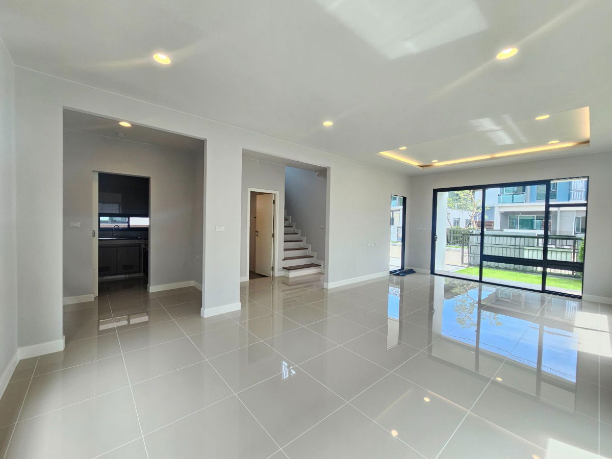 picture 🏡✨️Come explore this brand-new home near a beautiful central park at Setthasiri Wongwaen–Lamlukka - 12/18