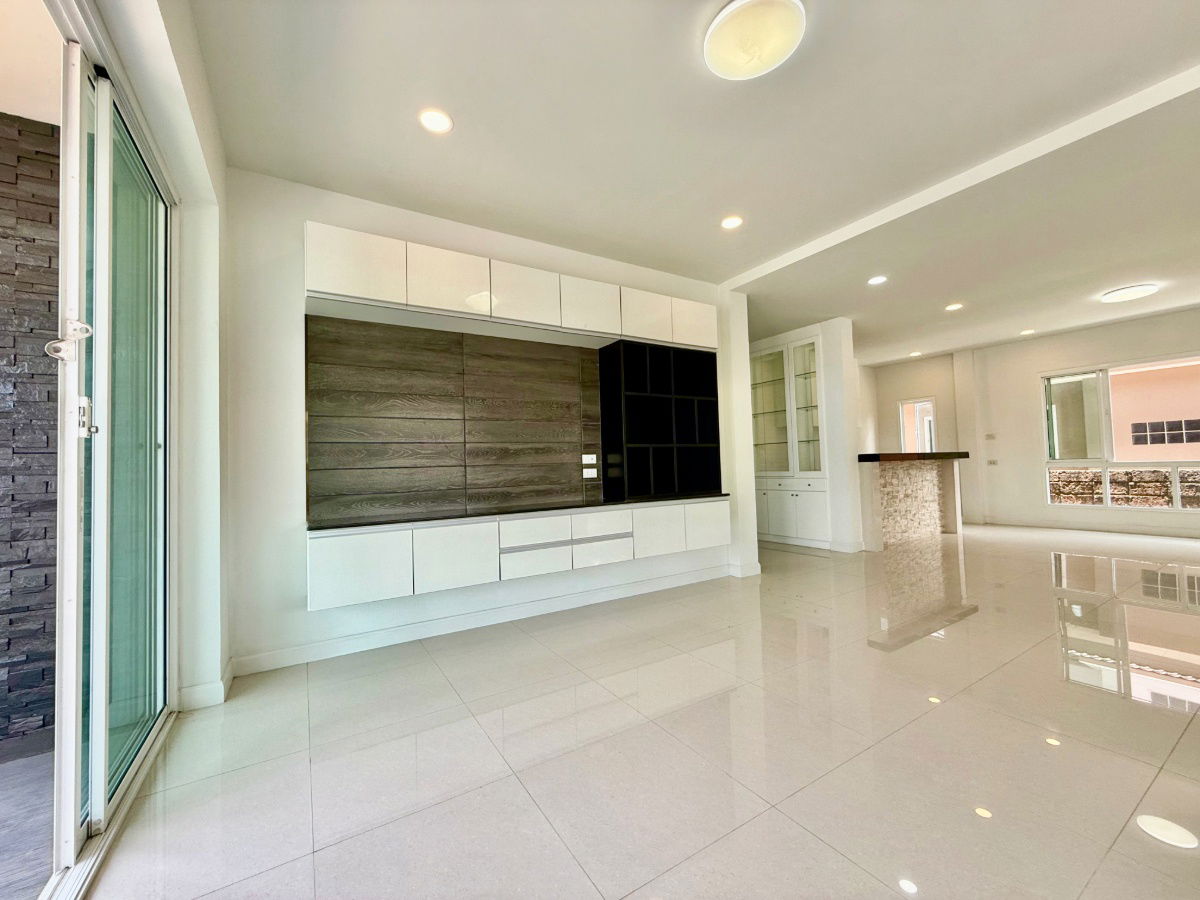 รูป ขายบ้านเดี่ยวหลังใหญ่ 2 ชั้น ห้องมุม หมู่บ้านสวนดอกไม้ บรมราชชนนี 105 - รูปที่ 3/57