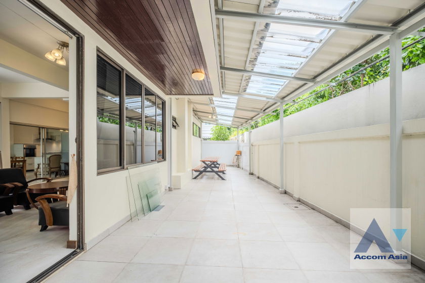 picture 🔼🔽 AccomA 📩 Pet friendly 4 BR House in Khlong Ton Nuea (AA23297) - 12/20