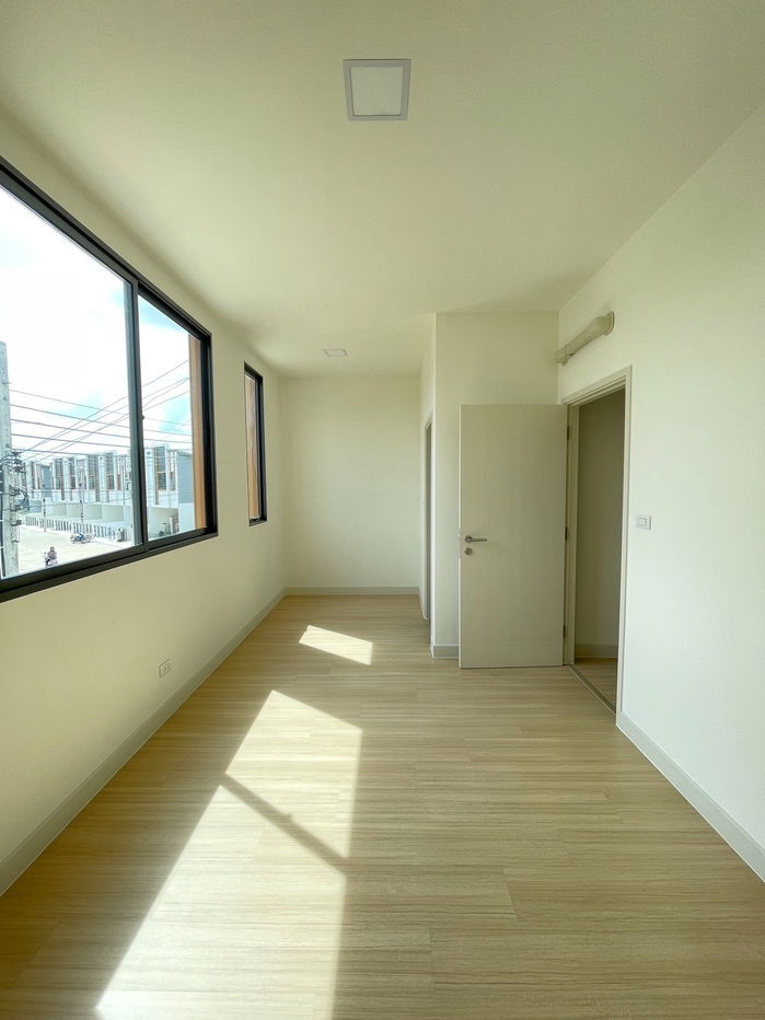 picture Townhouse for sale, 4 bedrooms, low installments, near Bang Phli Industrial Estate and Wellgrow Industrial Estate - 8/14