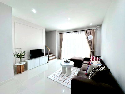 Townhouses for rent : Townhome for rent, Baan Klang Muang, Rama 9 - Krungthep Kreetha, ready to move in, HHM0036