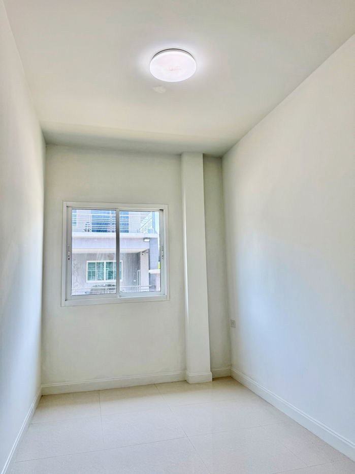 รูป ขายบ้านเดี่ยวหลังใหญ่ 2 ชั้น ห้องมุม หมู่บ้านสวนดอกไม้ บรมราชชนนี 105 - รูปที่ 25/57