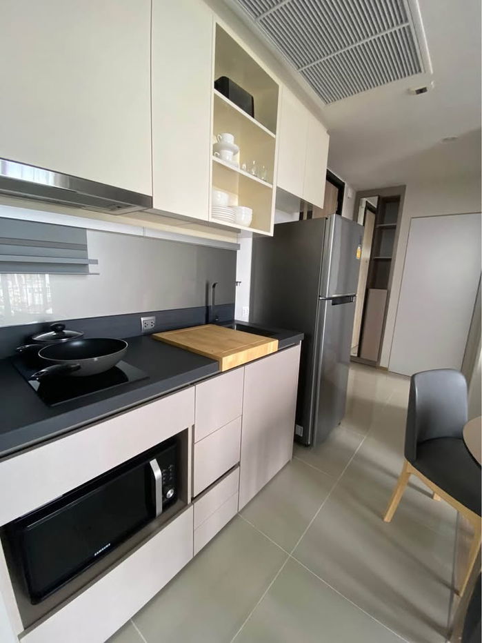 รูป ให้เช่าคอนโด Oka Haus สุขุมวิท 36 2 ห้องนอน ชั้นสูง เฟอร์นิเจอร์ครบ พร้อมเข้าอยู่ - รูปที่ 8/9