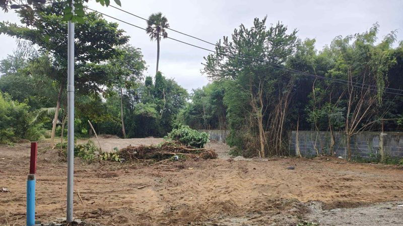 picture Beautiful land plot for sale, potential location, Soi Mit Samphan, Ban Puk, Chonburi - 2/9