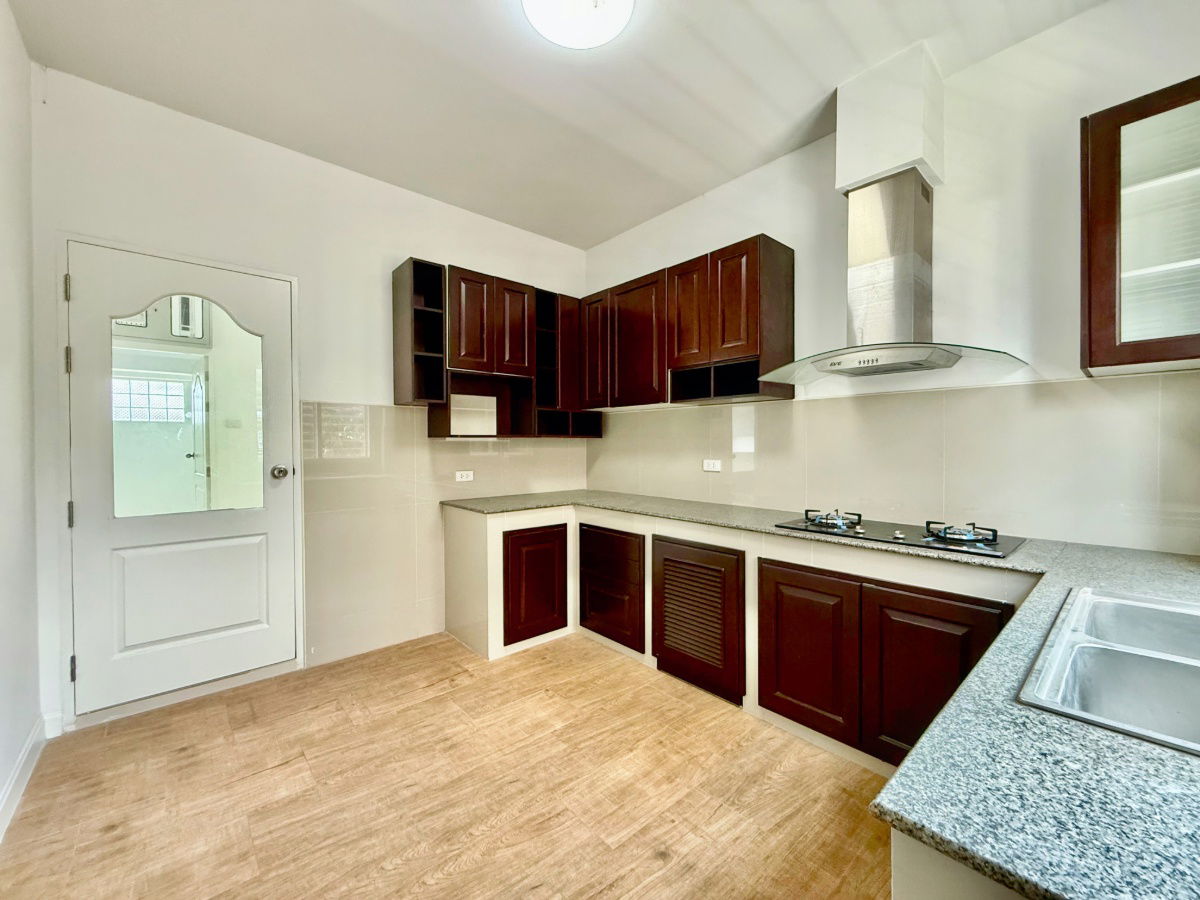 รูป ขายบ้านเดี่ยวหลังใหญ่ 2 ชั้น ห้องมุม หมู่บ้านสวนดอกไม้ บรมราชชนนี 105 - รูปที่ 23/57