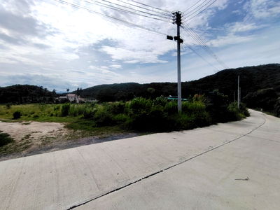 ขายที่ดิน : ขายที่ดินหัวหิน  3  ไร่ วิวภูเขาล้อมรอบ  มีที่ดินเปล่าที่อยู่แปลงติดกันขายอีก 5 แปลงติดกัน