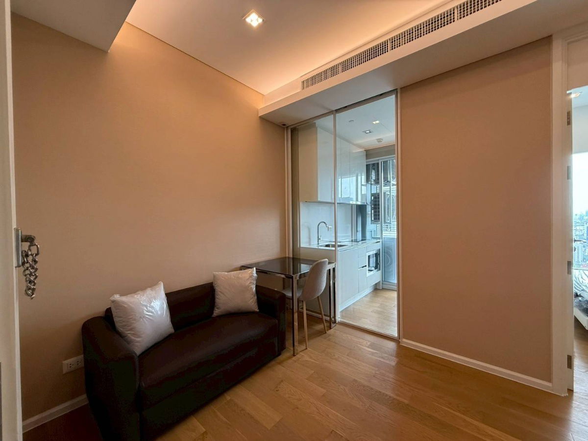 รูป  ให้เช่าด่วน! The Saint Residences ใกล้ BTS ห้าแยกลาดพร้าว – ห้องสวย เฟอร์ครบ เพียง 16,000/เดือน  - รูปที่ 5/8