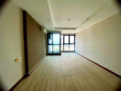 Condos for sale : Condo for sale in Sriracha, Ladda Plus, high floor, good atmosphere, convenient transportation