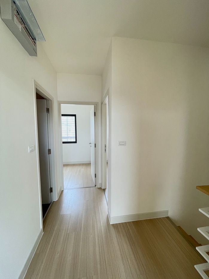 picture Special opportunity! 4 bedroom townhome at a special price near Bangna-Trad Road. - 11/14