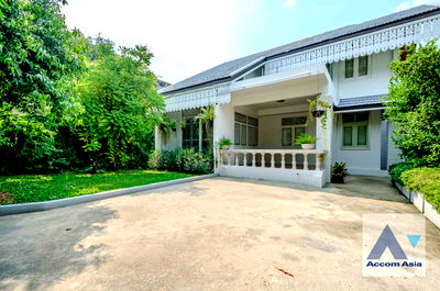 เช่าบ้านเดี่ยว เขตปทุมวัน : 🔼🔽 AccomA 📩  2 BR House in  Lumphini (AA40144)