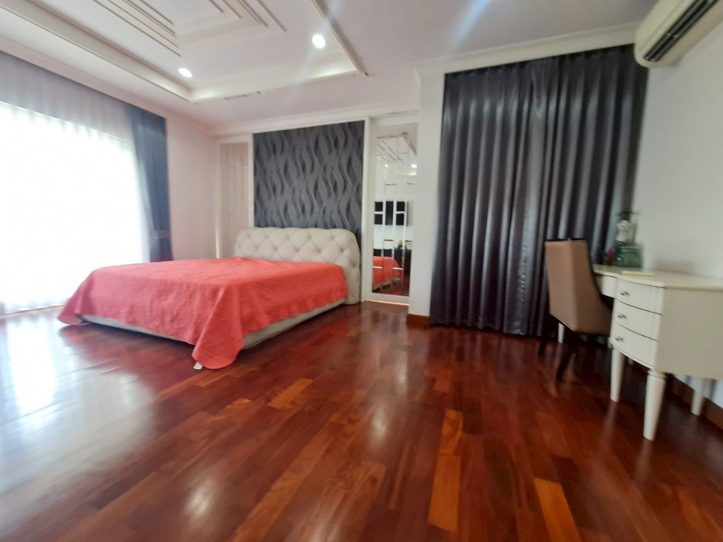 picture Luxury Detached House for Sale in the Prestigious Laddarom Ratchaphruek - Rattanathibet 2 Project,  Move-in Ready - 8/14
