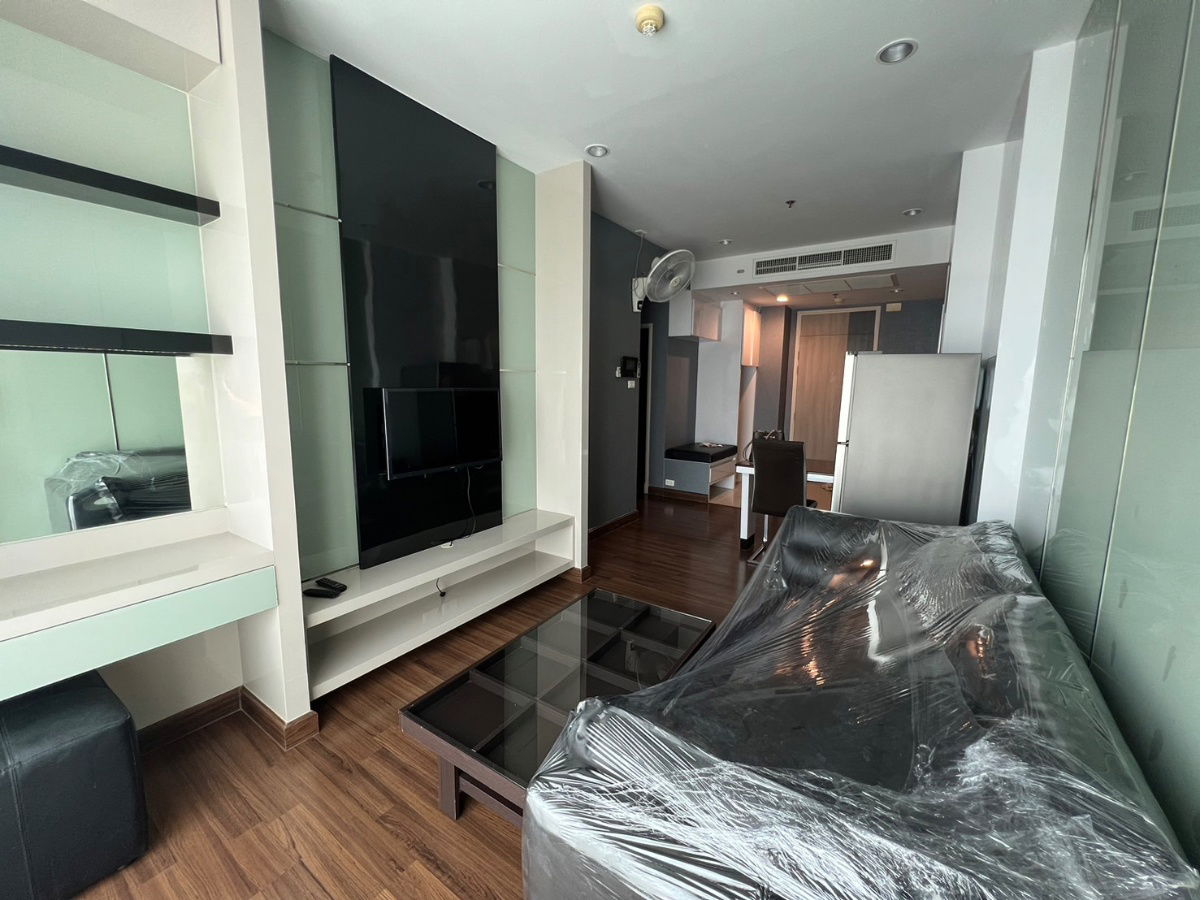 picture 1-Bedroom 49 sqm, 20th fl at Supalai Lite Sathorn–Charoenrat BTS Sarawak - 3/12