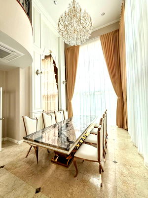 เช่าทาวน์โฮม กรุงเทพมหานคร : ให้เช่า ลดาวัลย์ ณ เจ้าพระยา |  บ้านหรู สไตล์ Luxury English 3.5 ชั้น รีโนเวทใหม่ทั้งหลัง บรรยากาศเงียบสงบ ติดริมเจ้าพระยา ใจกลางเมือง