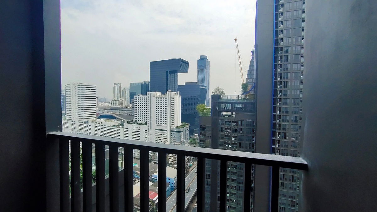 รูป 	🌟 Knightsbridge Duplex พระราม 9 – วิวสวย เพดานสูง ใจกลางเมือง! - รูปที่ 13/21