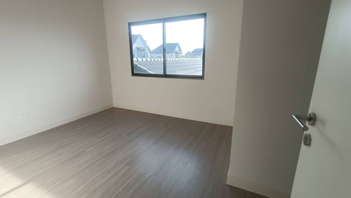 picture 🏡✨ Single House for Sale – Spacious & Functional!   Saransiri Thian Thale 30 Project | Magaret 📍 House No. 8/56lot with ample yard space and privacy - 22/24