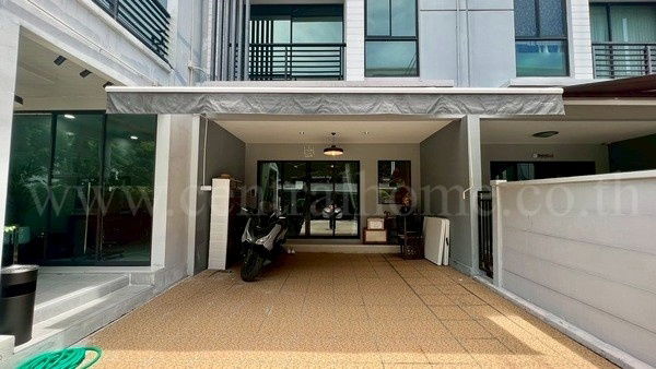 รูป ทาวน์โฮม 3 ชั้น บ้านกลางเมือง รัตนาธิเบศร์ หลังมุม ราคาถูก - รูปที่ 3/23
