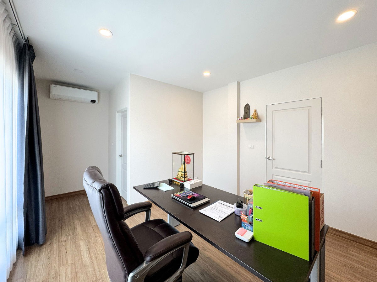รูป สภาพใหม่เอี่ยม! Dream Home หลังมุม!! ขายบ้านเดี่ยว เซนโทร บางนา–ศรีนครินทร์ (Centro Bangna-Srinakarin) 67.3 ตร.วา 4 ห้องนอน 4 ห้องน้ำ ใกล้เมกาบางนา - รูปที่ 17/39